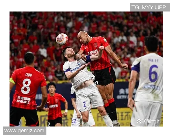 武汉足球队以82分稳居冠军赛积分榜首位，争冠形势一片大好